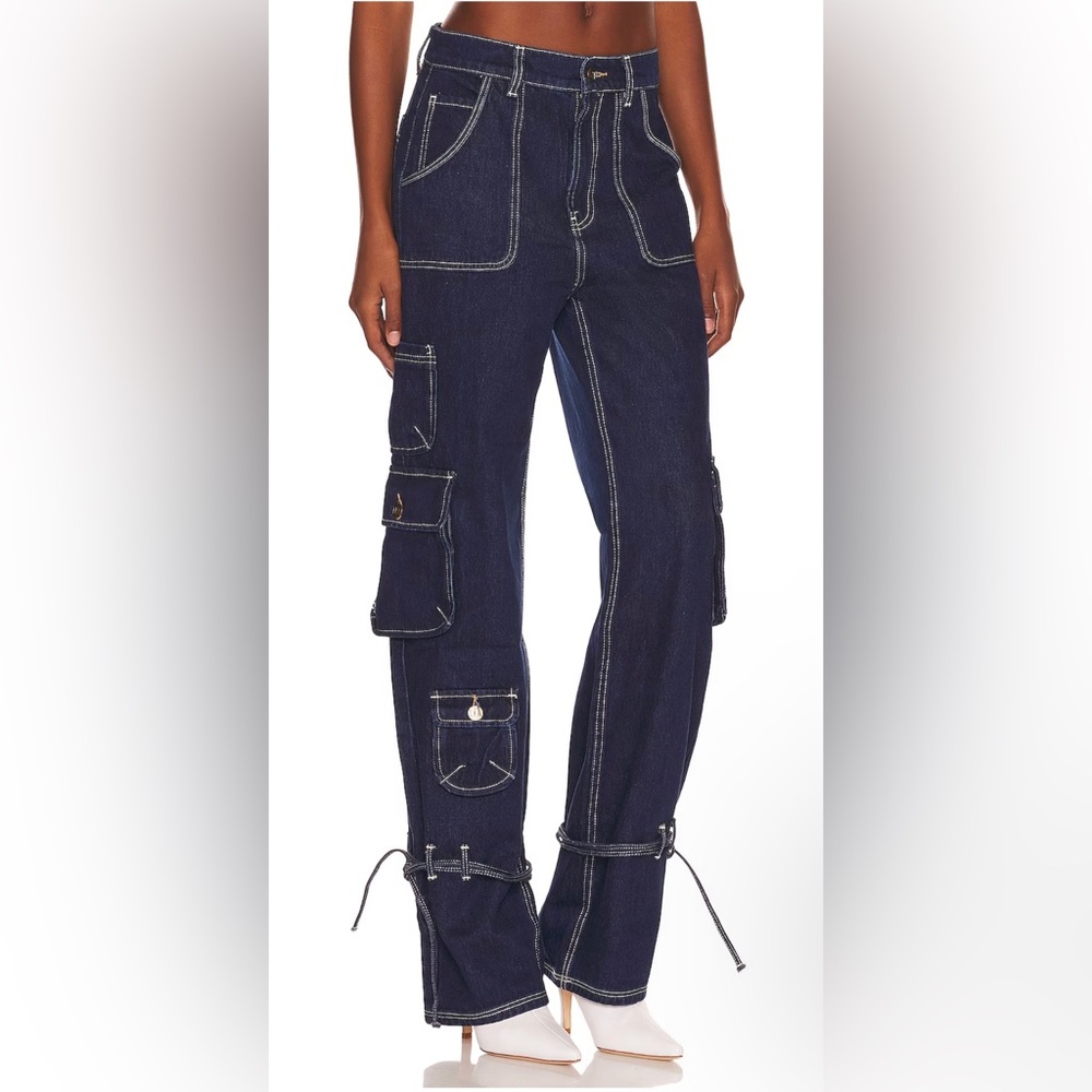 NEW WITH TAG Bea Mid Rise Barrel Cargo
LPA OUT OF STOCK SIZE ON REVOLVE! - Picture 3 of 6